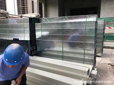 噴塑橋架 十年老電工詳解其核心材質與制造工藝